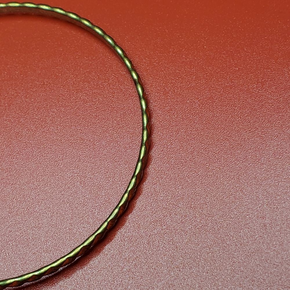 Lattice carved bracelet